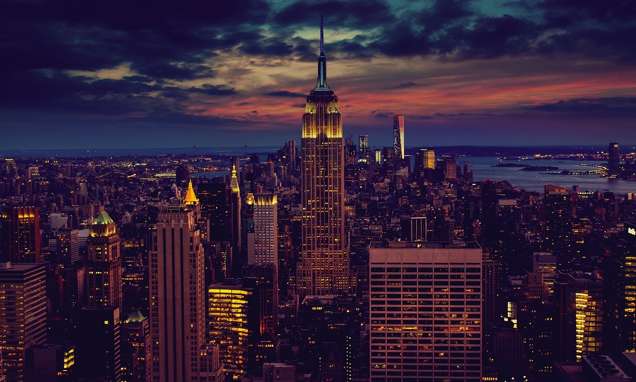 ADP Report: US Private Sector Flourishes, Creating 324K New Jobs and Surpassing Predictions