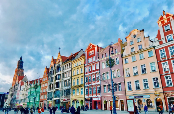 The recent elections in Poland have propelled a pro-European coalition to the forefront once again.