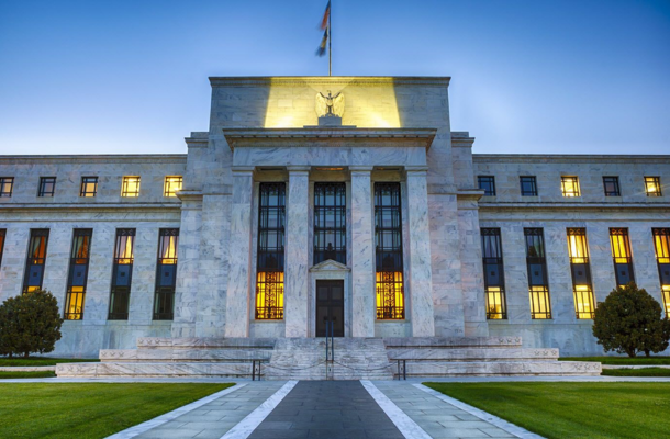 Federal Reserve Keeps Interest Rates Unchanged, Indicates Conclusion of Rate Hikes