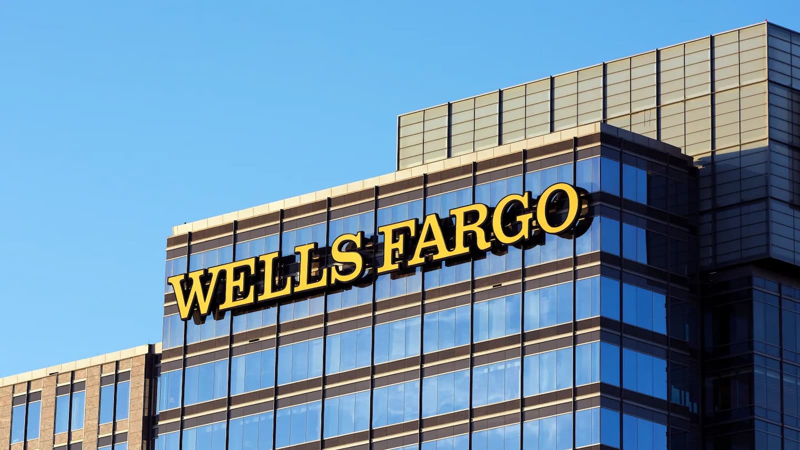 2025年までの米ドルの緩やかな下落を予想するウェルズ・ファーゴ